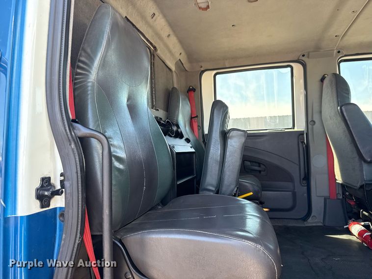 image for item EG5813 2013 International 4400 Crew Cab dump flatbed truck