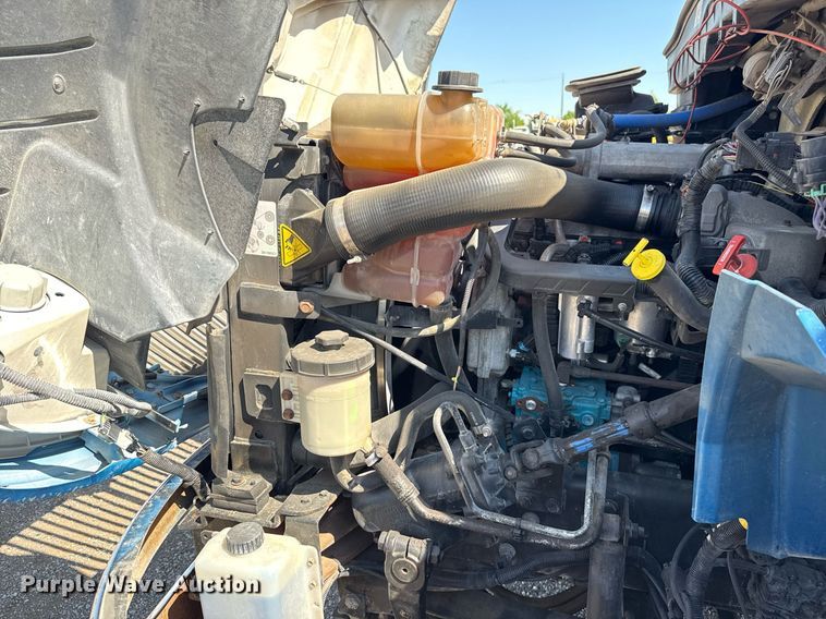 image for item EG5813 2013 International 4400 Crew Cab dump flatbed truck