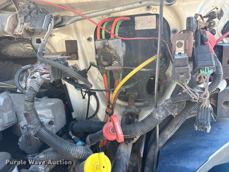 image for item EG5813 2013 International 4400 Crew Cab dump flatbed truck