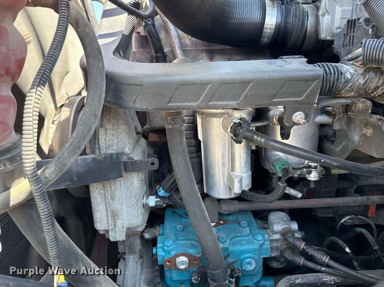 image for item EG5813 2013 International 4400 Crew Cab dump flatbed truck