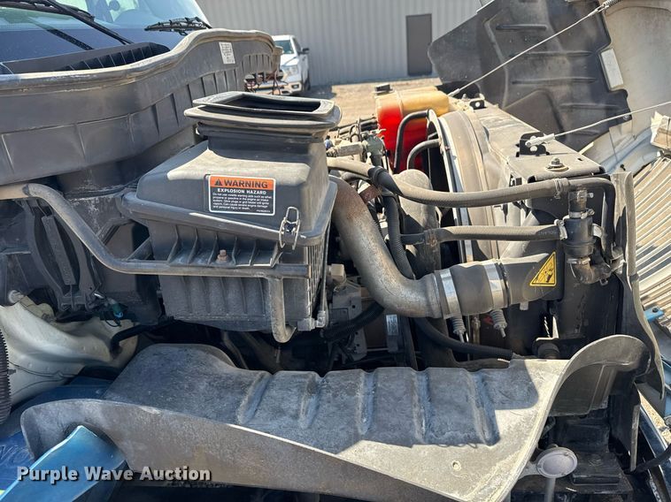 image for item EG5813 2013 International 4400 Crew Cab dump flatbed truck