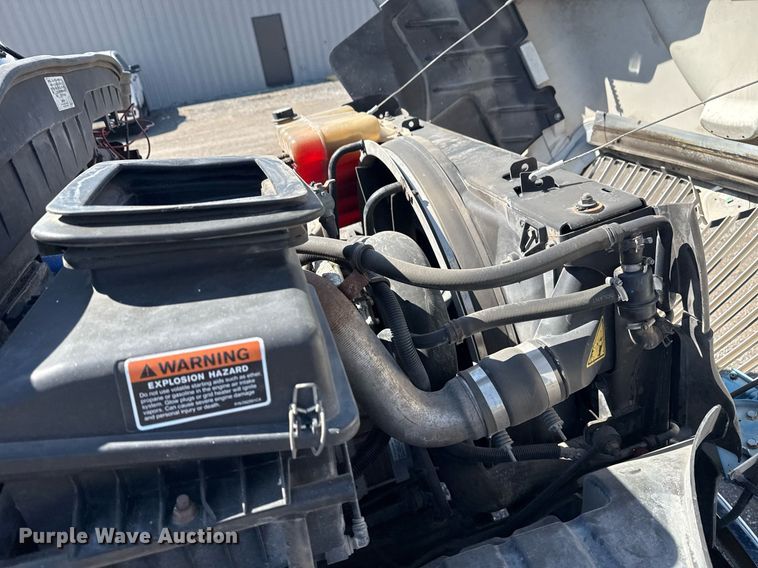 image for item EG5813 2013 International 4400 Crew Cab dump flatbed truck