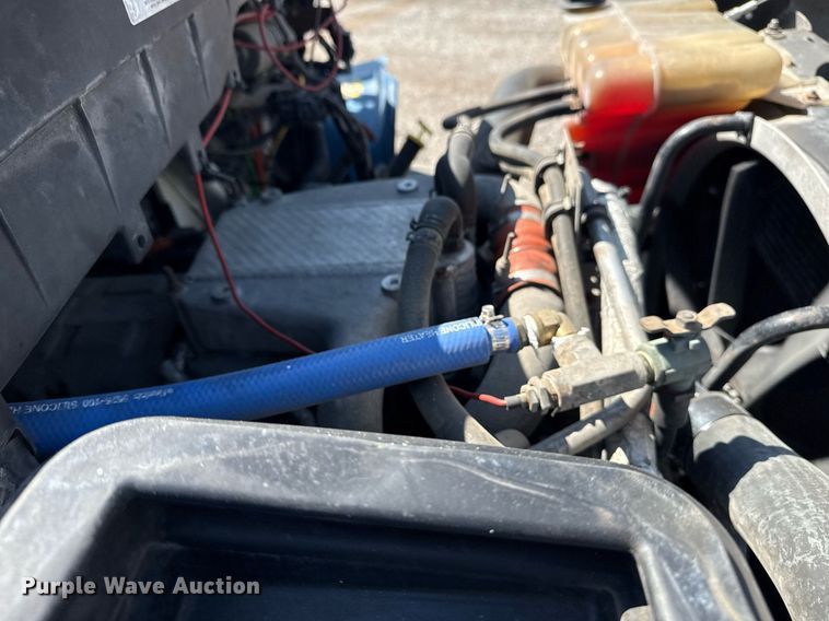 image for item EG5813 2013 International 4400 Crew Cab dump flatbed truck