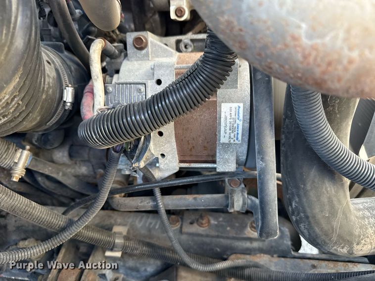 image for item EG5813 2013 International 4400 Crew Cab dump flatbed truck