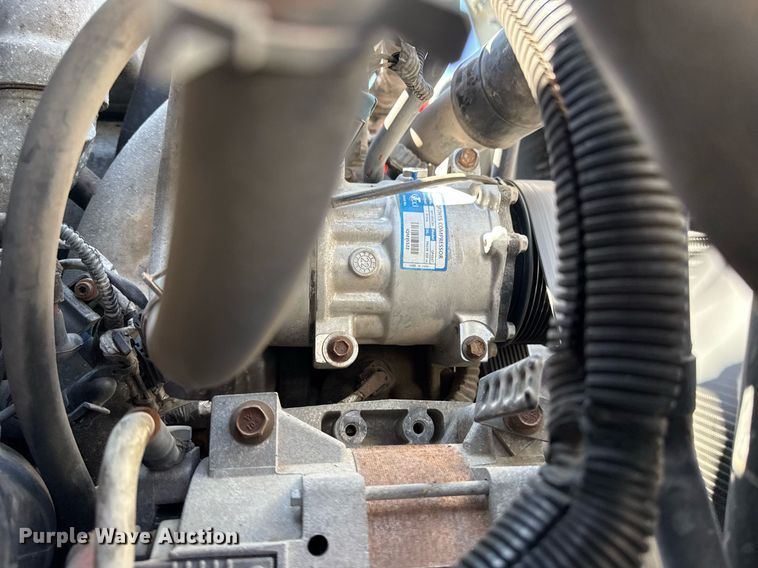 image for item EG5813 2013 International 4400 Crew Cab dump flatbed truck