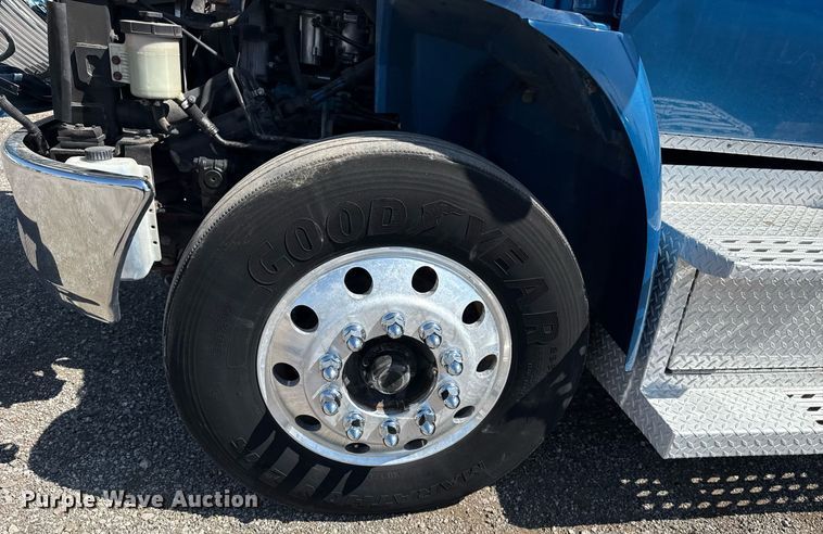 image for item EG5813 2013 International 4400 Crew Cab dump flatbed truck