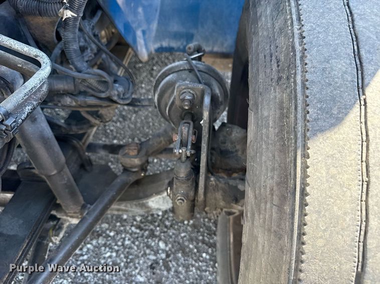 image for item EG5813 2013 International 4400 Crew Cab dump flatbed truck