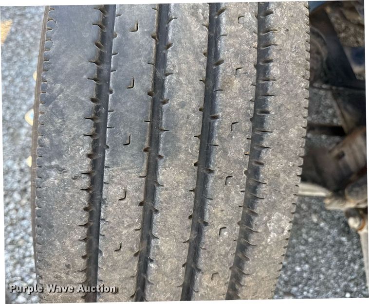 image for item EG5813 2013 International 4400 Crew Cab dump flatbed truck