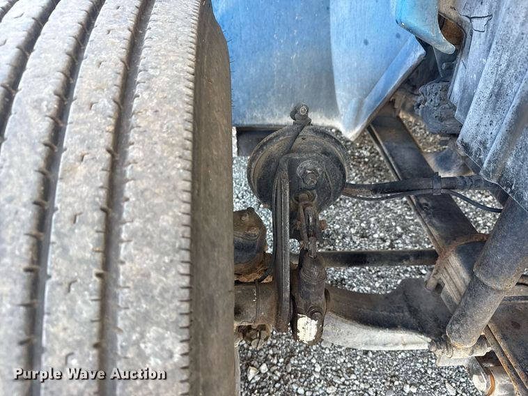 image for item EG5813 2013 International 4400 Crew Cab dump flatbed truck