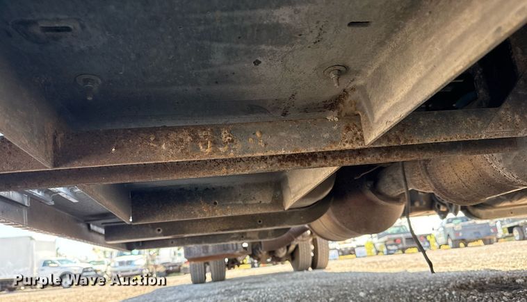 image for item EG5813 2013 International 4400 Crew Cab dump flatbed truck