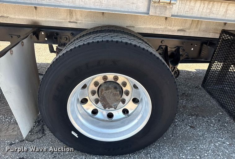 image for item EG5813 2013 International 4400 Crew Cab dump flatbed truck