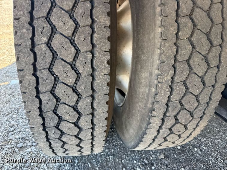 image for item EG5813 2013 International 4400 Crew Cab dump flatbed truck