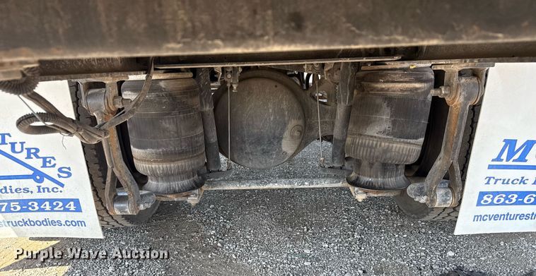 image for item EG5813 2013 International 4400 Crew Cab dump flatbed truck