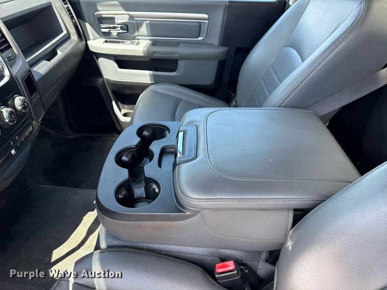 image for item EG5818 2017 Dodge Ram 5500HD box truck