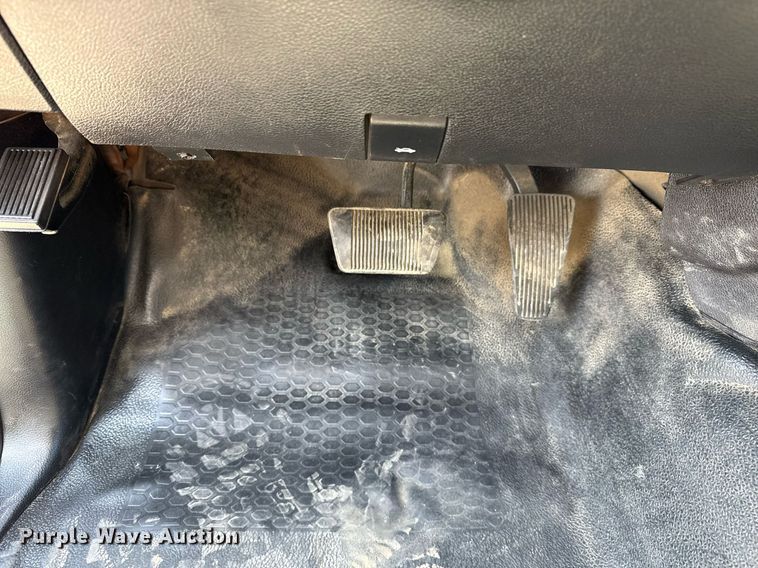 image for item EG5818 2017 Dodge Ram 5500HD box truck