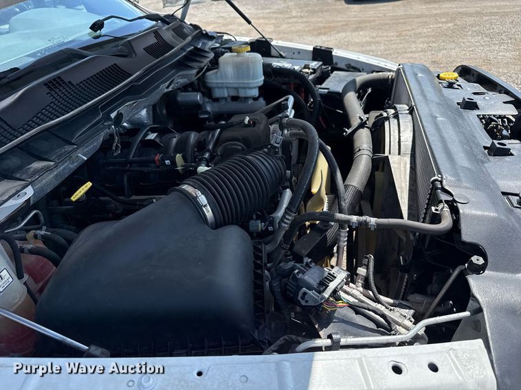 image for item EG5818 2017 Dodge Ram 5500HD box truck