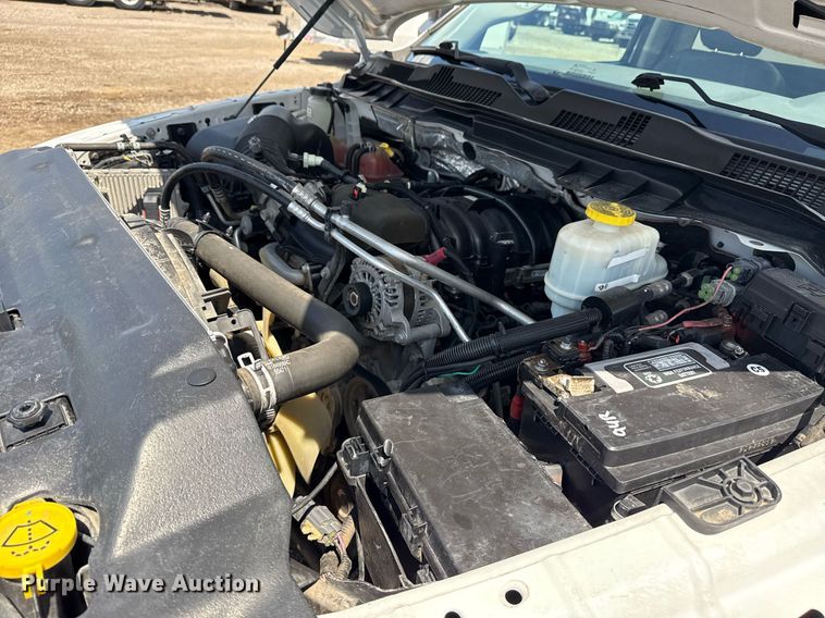 image for item EG5818 2017 Dodge Ram 5500HD box truck