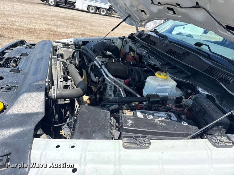 image for item EG5818 2017 Dodge Ram 5500HD box truck