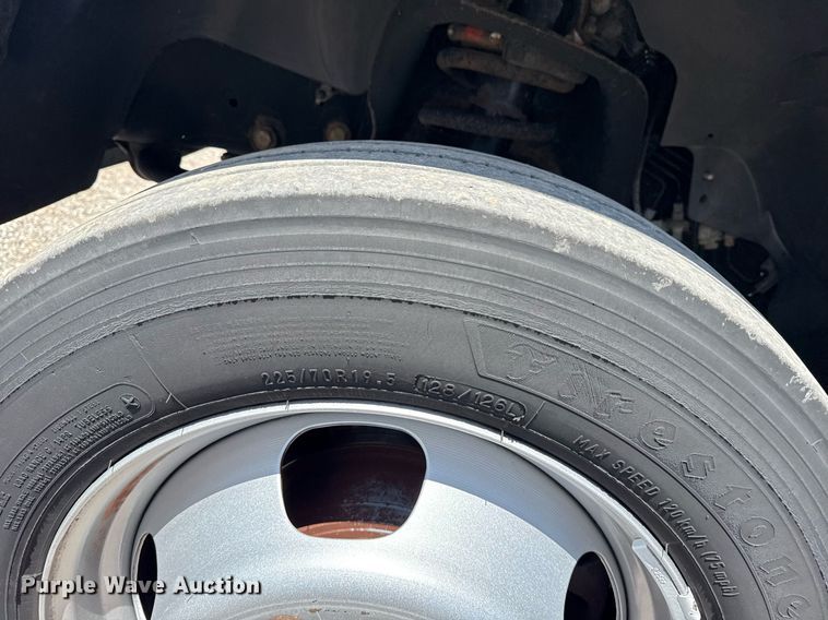 image for item EG5818 2017 Dodge Ram 5500HD box truck