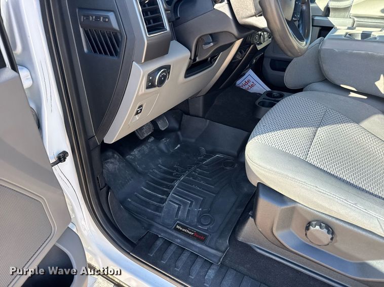 image for item EG6432 2019 Ford F150 SuperCrew pickup truck