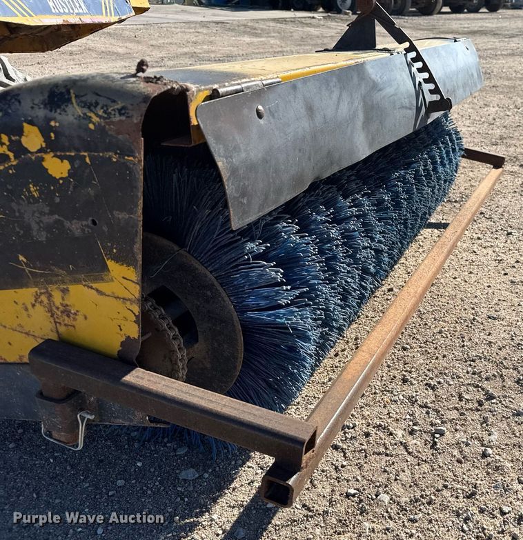 image for item EG6434 Excel Hustler 3400 broom