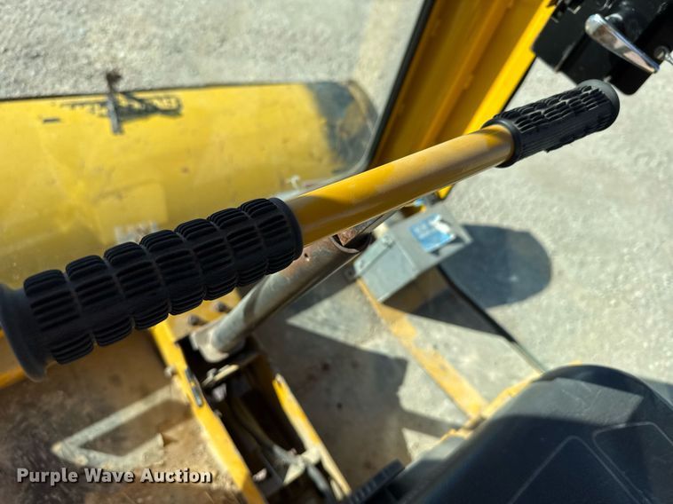 image for item EG6434 Excel Hustler 3400 broom