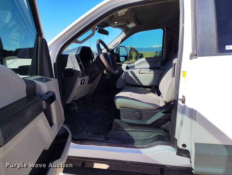 image for item EH0278 2020 Ford F250 Super Duty SuperCab pickup truck