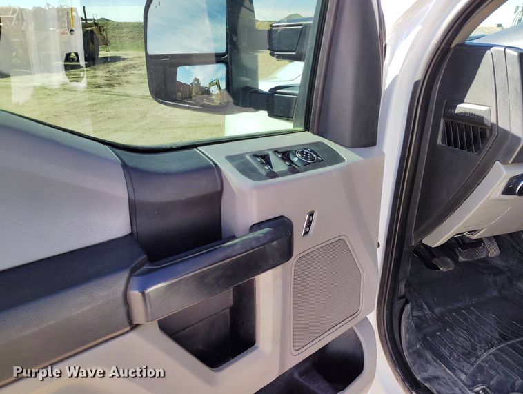 image for item EH0278 2020 Ford F250 Super Duty SuperCab pickup truck