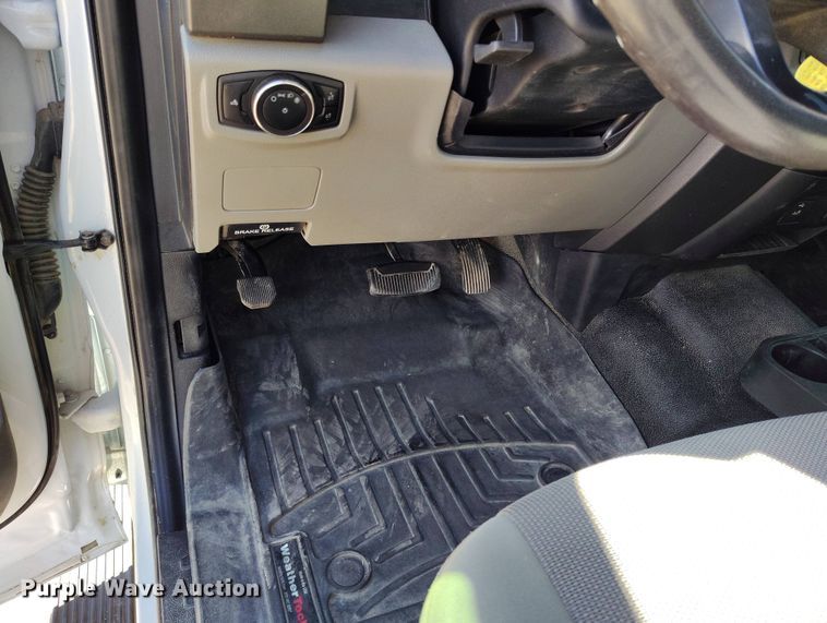 image for item EH0278 2020 Ford F250 Super Duty SuperCab pickup truck