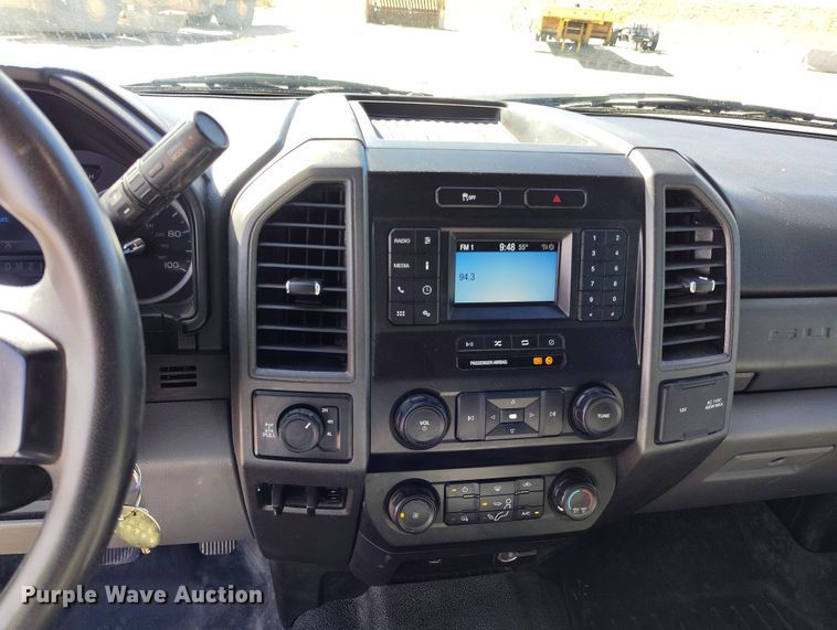 image for item EH0278 2020 Ford F250 Super Duty SuperCab pickup truck