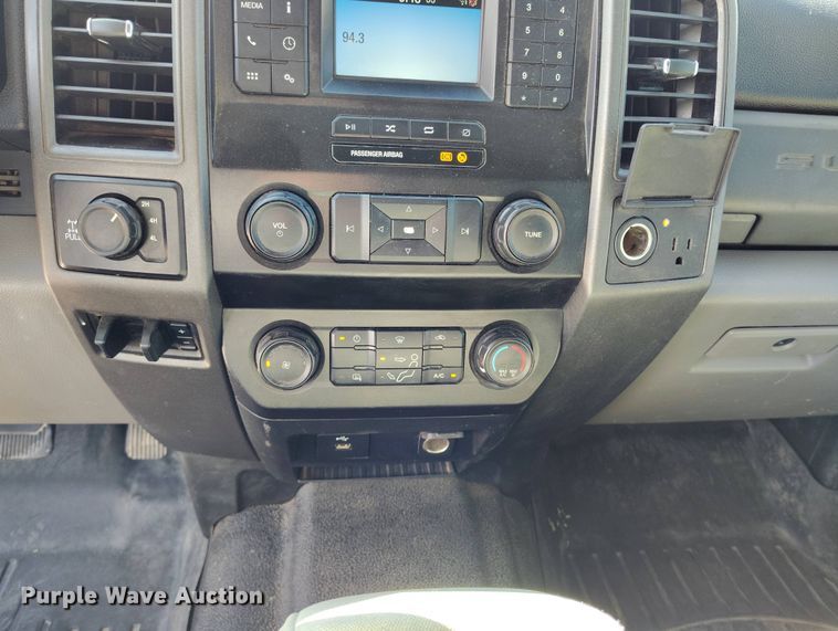 image for item EH0278 2020 Ford F250 Super Duty SuperCab pickup truck