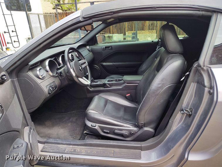 image for item EH0299 2006 Ford Mustang Deluxe convertible
