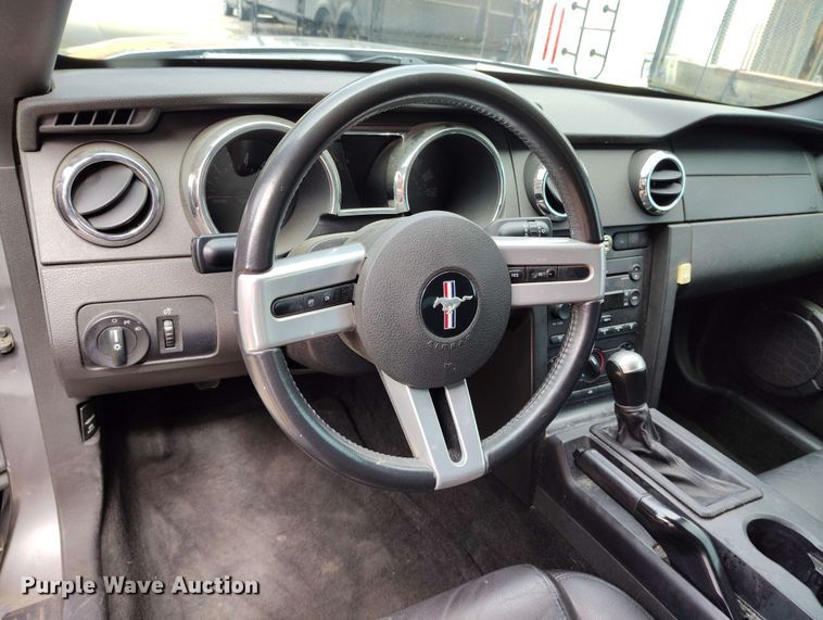 image for item EH0299 2006 Ford Mustang Deluxe convertible