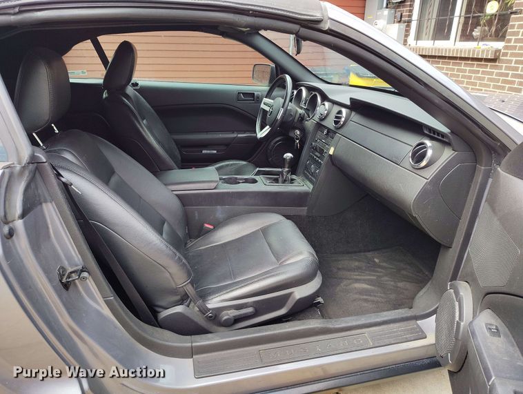 image for item EH0299 2006 Ford Mustang Deluxe convertible