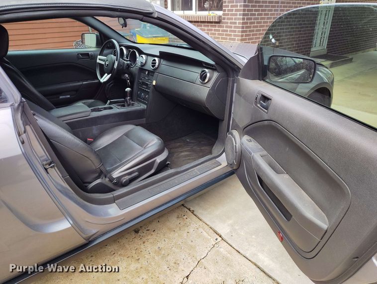 image for item EH0299 2006 Ford Mustang Deluxe convertible