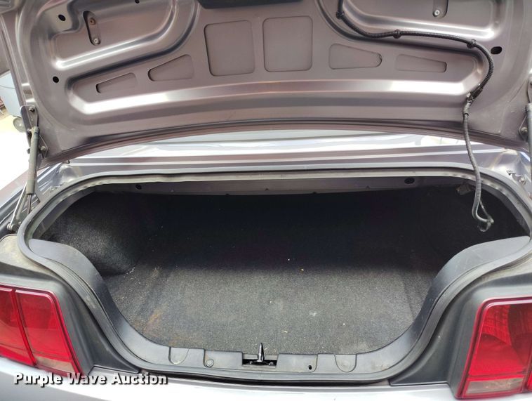 image for item EH0299 2006 Ford Mustang Deluxe convertible