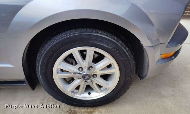 image for item EH0299 2006 Ford Mustang Deluxe convertible