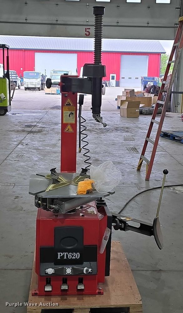 image for item EH8977 Powertek PT-620 tire changer