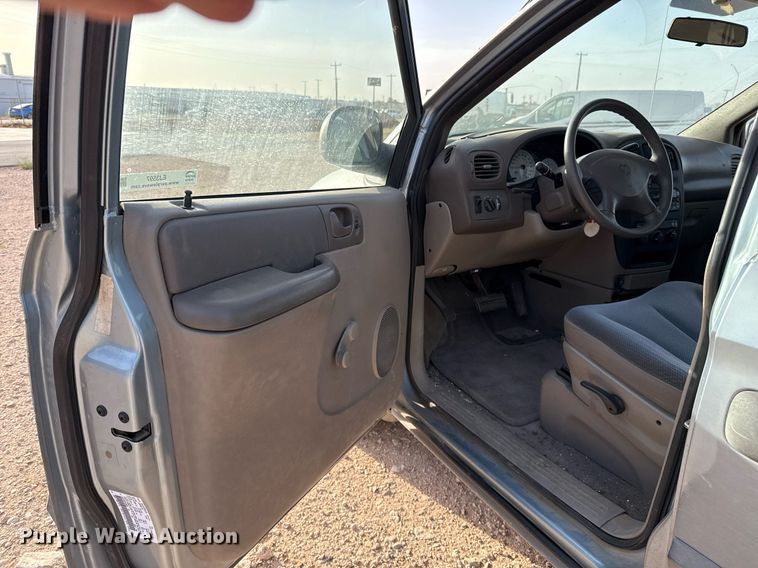 image for item EJ3597 2003 Dodge Caravan van