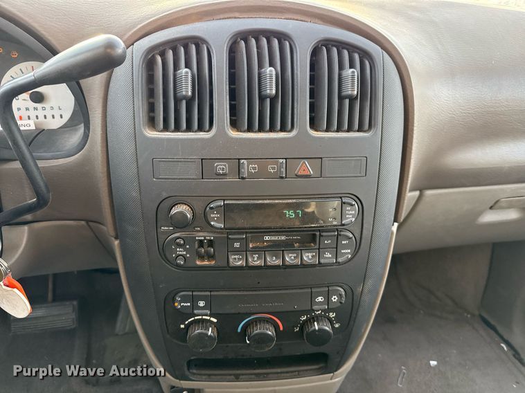 image for item EJ3597 2003 Dodge Caravan van