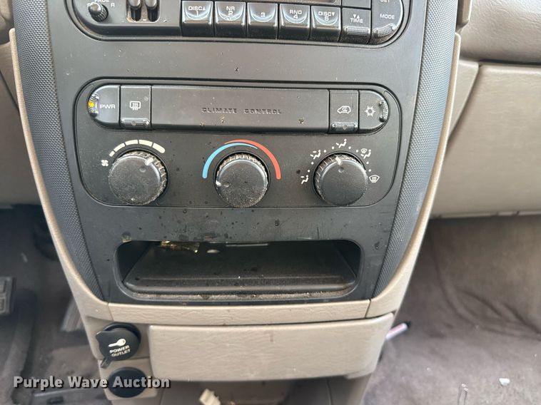 image for item EJ3597 2003 Dodge Caravan van