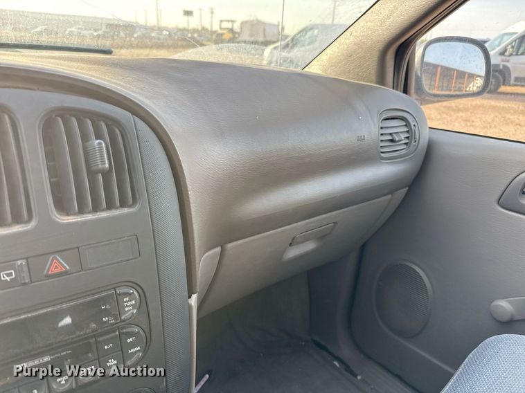 image for item EJ3597 2003 Dodge Caravan van