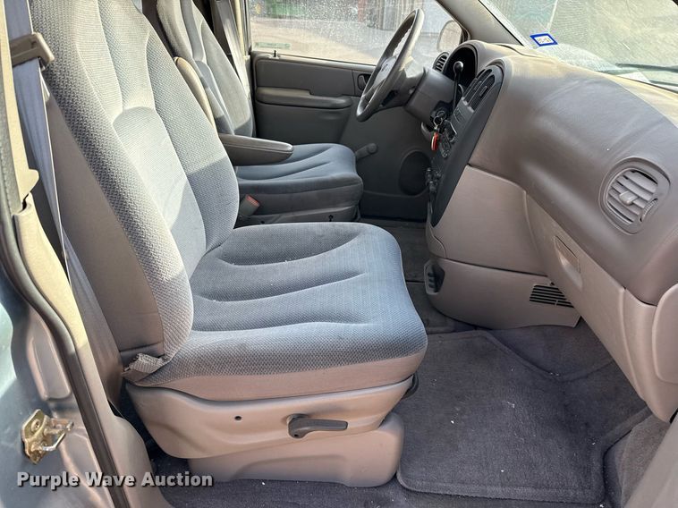 image for item EJ3597 2003 Dodge Caravan van
