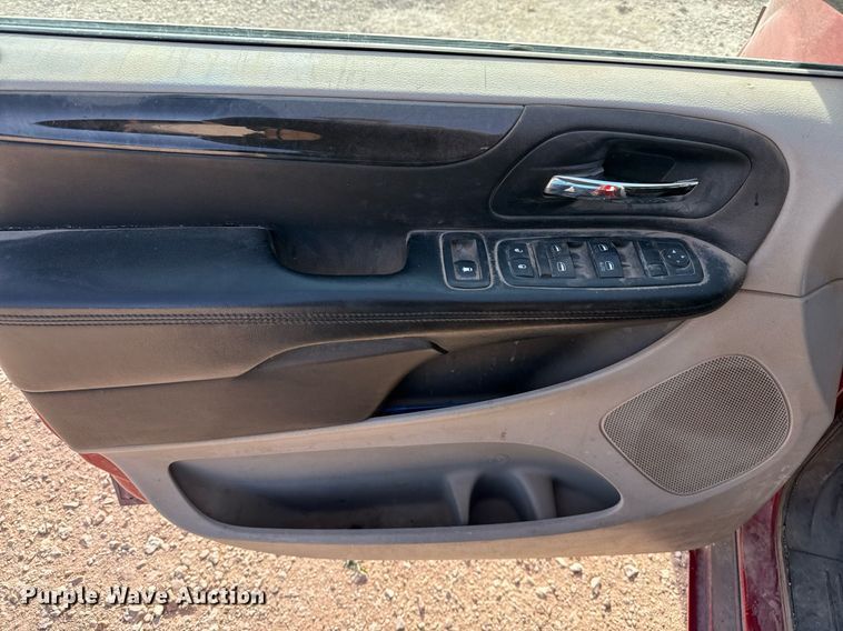 image for item EJ3602 2013 Dodge Grand Caravan van