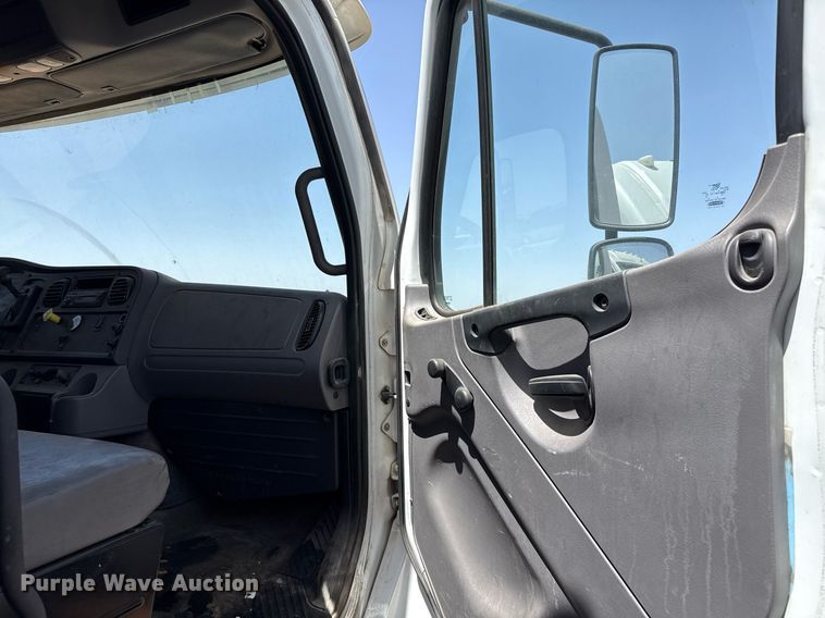 image for item EJ3604 2016 Freightliner M2 box truck