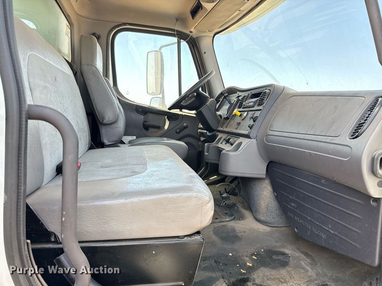 image for item EJ3604 2016 Freightliner M2 box truck