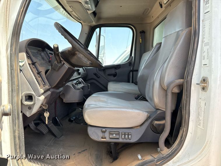 image for item EJ3604 2016 Freightliner M2 box truck