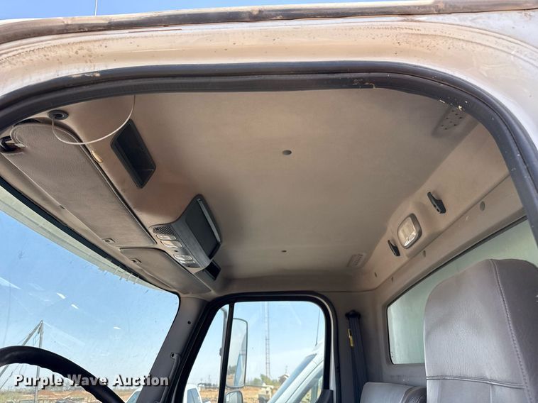 image for item EJ3604 2016 Freightliner M2 box truck