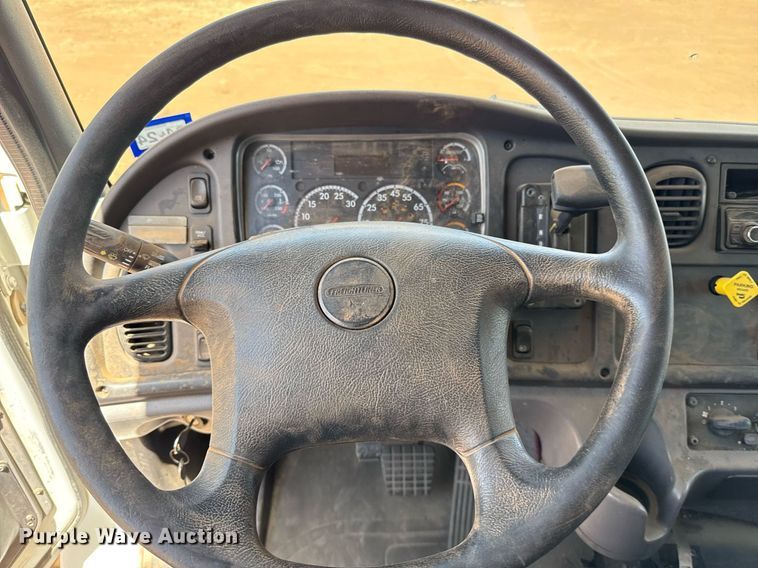 image for item EJ3604 2016 Freightliner M2 box truck