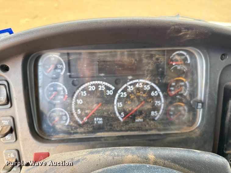 image for item EJ3604 2016 Freightliner M2 box truck